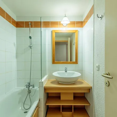 A Plagne 1800 Avec Balcon Et Parking - Fr-1-351-256 *